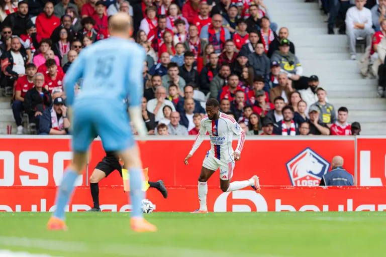 穆萨・尼亚哈特在里尔对阵里昂赛后表示：“球队非凡的精神状态起到了关键作用”